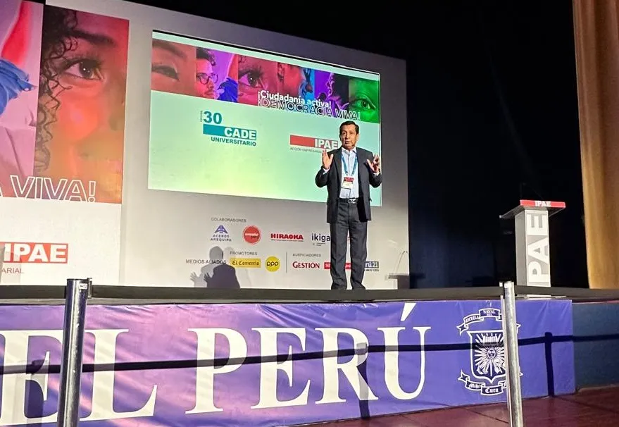 Exposición del presidente fundador de CIE en CADE Universitario 2025