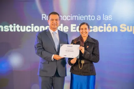 pronabec-reconoce-a-la-uc-por-su-compromiso-con-la-educacion-superior-y-el-talento-peruano